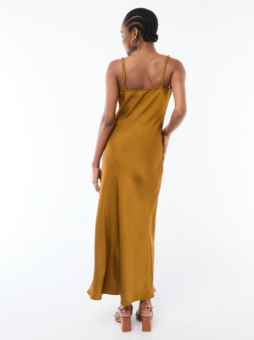 Lange satijnen jurk met fijne schouderbandjes - Kiabi