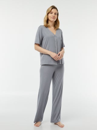 Lange, tweedelige pyjama van uiterst flexibel tricot