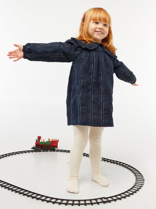 Licht jurkje met glansdraad + grote kraag met borduursel - Kiabi