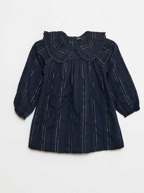 Licht jurkje met glansdraad + grote kraag met borduursel - Kiabi