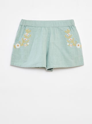 Licht short met borduursel en 2 zakken