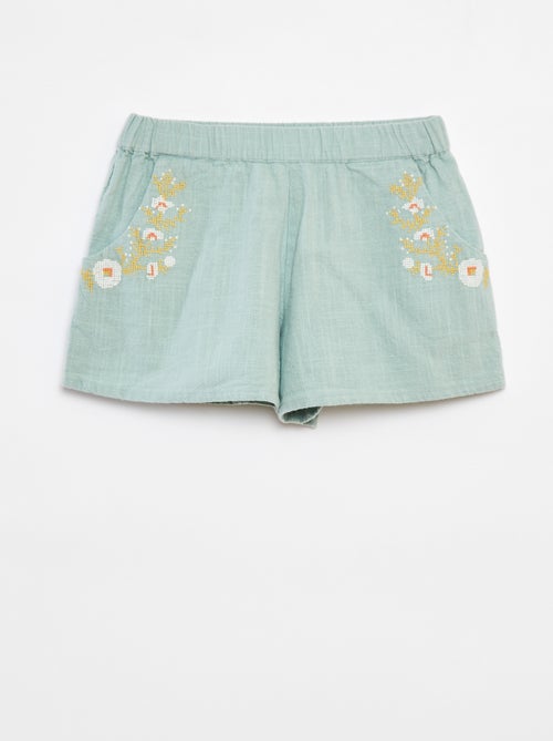 Licht short met borduursel en 2 zakken - Kiabi