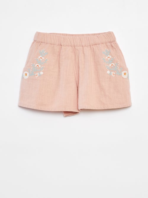 Licht short met borduursel en 2 zakken - Kiabi