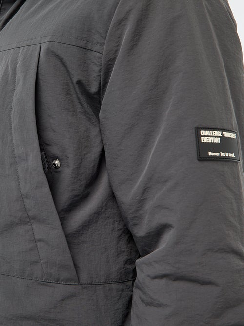 Lichte parka met waterafstotende capuchon - Kiabi