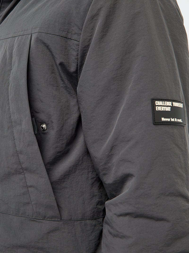 Lichte parka met waterafstotende capuchon Zwart - Kiabi