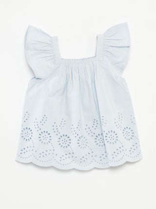 Lichte top met ruchebandjes en borduursels