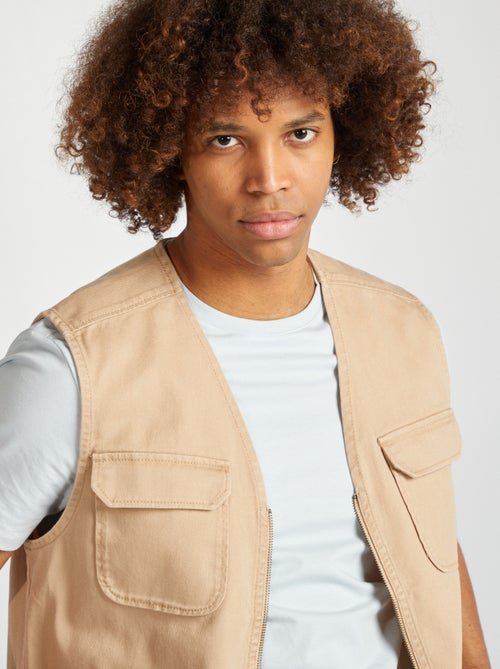 Mouwloos jasje met 4 zakken met klepje - Kiabi