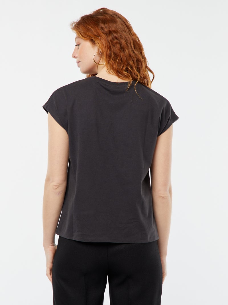 damesshirt Kacey met structuur bordeauxrood