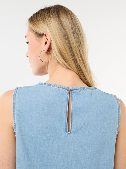 Mouwmloze denim jurk met uitlopende onderkant - Kiabi