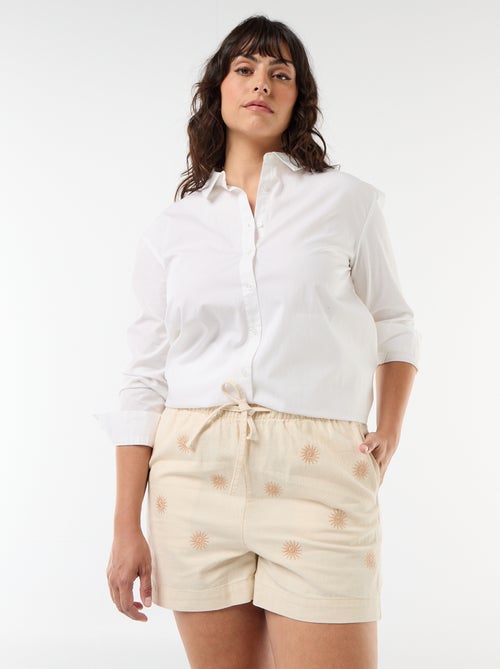 Ongeverfde short met zonneborduursels - Kiabi