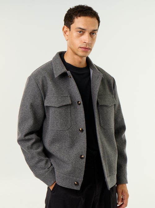 Overhemdjas met wol-look en borstzakken - Kiabi Overhemdjas met wol-look en borstzakken - Kiabi