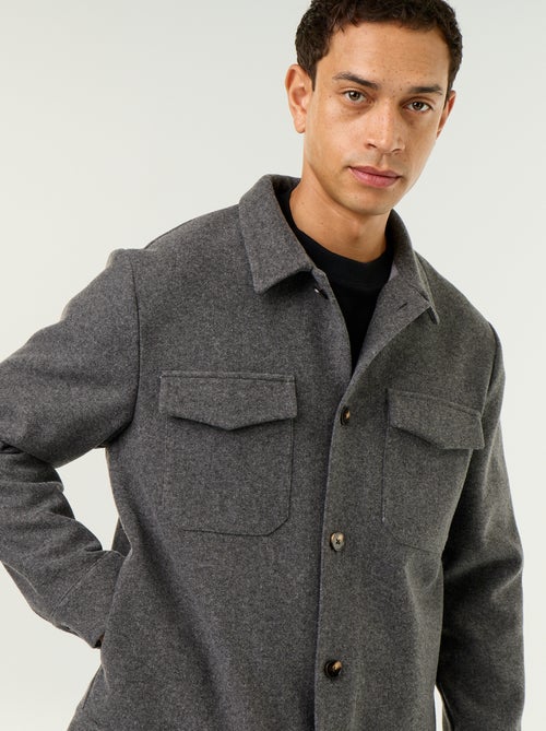 Overhemdjas met wol-look en borstzakken - Kiabi Overhemdjas met wol-look en borstzakken - Kiabi