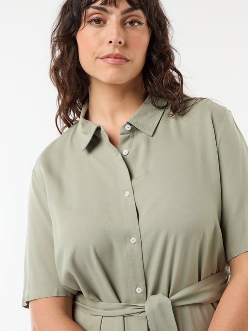 Overhemdjurk met korte mouwen en ceintuur in de taille - Kiabi