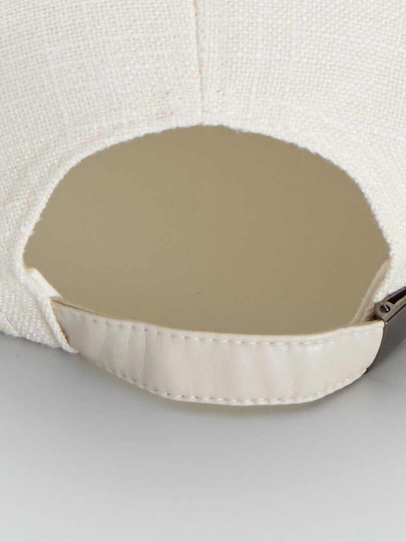 Pet met platte klep wit Kiabi 8.00€