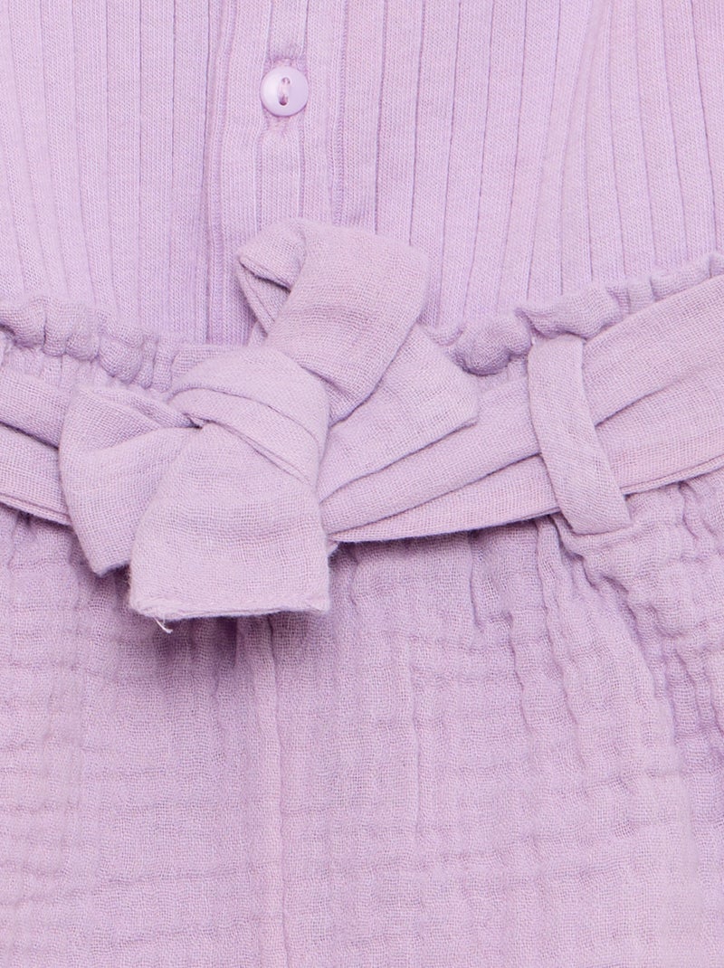 Playsuit van dubbele katoenen gaasstof met strikceintuur Paars - Kiabi