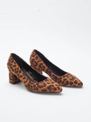 Pumps met vierkante hak en luipaardmotief