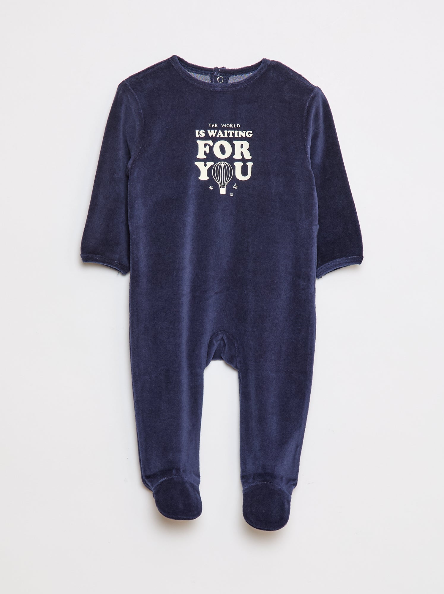 Pyjama van fleecestof met voetjes en applicatie