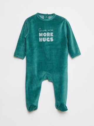 Pyjama van fleecestof met voetjes en applicatie
