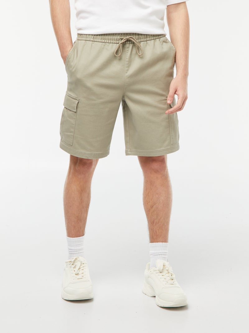 Rechte bermuda met klepzakjes GROEN - Kiabi