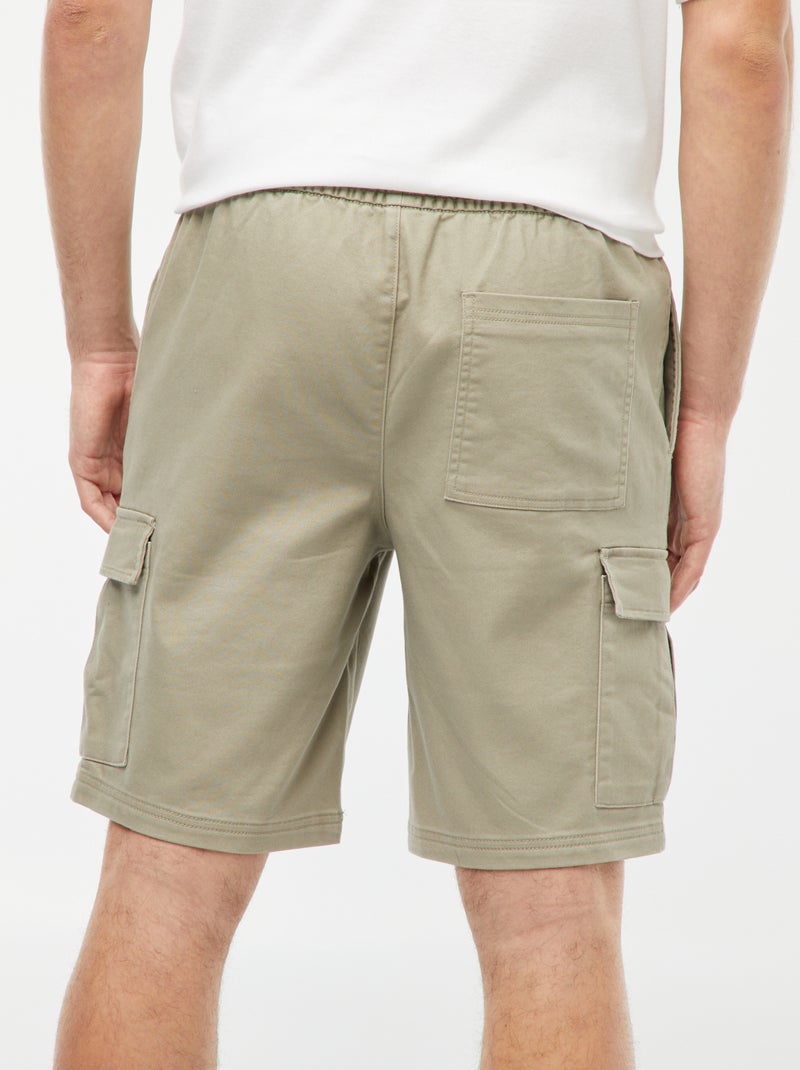 Rechte bermuda met klepzakjes GROEN - Kiabi