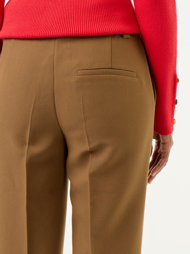 Rechte broek met ceintuur in de taille Bruin - Kiabi