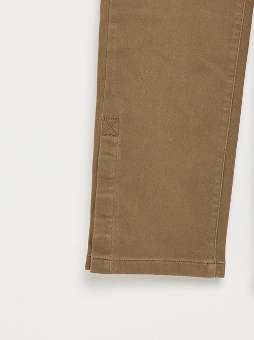 Regular broek met klepzakken - gemakkelijk aan te trekken collectie - Kiabi Regular broek met klepzakken - gemakkelijk aan te trekken collectie - Kiabi