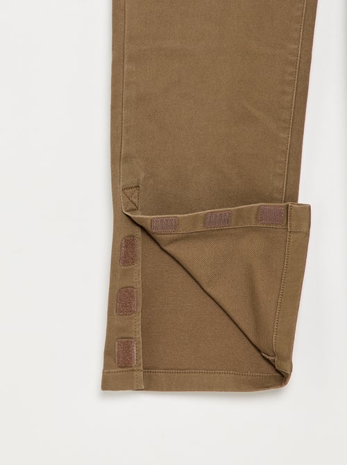 Regular broek met klepzakken - gemakkelijk aan te trekken collectie - Kiabi Regular broek met klepzakken - gemakkelijk aan te trekken collectie - Kiabi