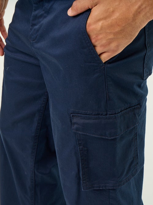 Regular fit-broek met meerdere zakken - Kiabi Regular fit-broek met meerdere zakken - Kiabi
