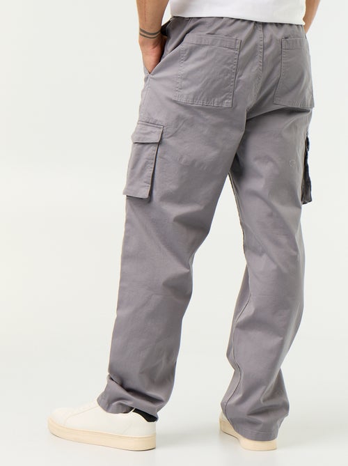 Regular fit-broek met meerdere zakken - Kiabi Regular fit-broek met meerdere zakken - Kiabi