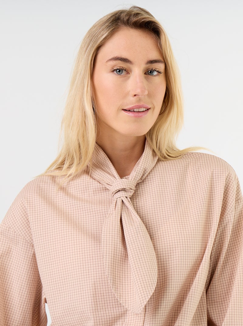 Ruimvallende blouse met lange mouwen en lavallièrekraag Biege - Kiabi
