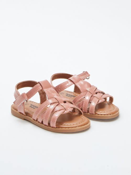 Sandalen met bandjes en gelakt effect - Kiabi