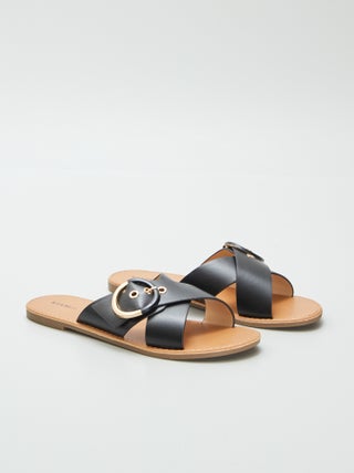 Sandalen met gekruiste bandjes