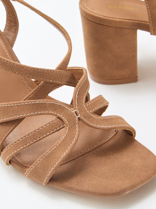 Sandalen met hak en gekruiste bandjes - Kiabi