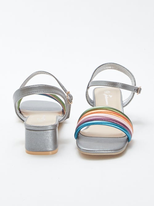 Sandalen met hakje en meerkleurige bandjes - Kiabi