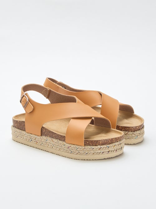 Sandalen met plateauzolen en gekruiste bandjes - Kiabi