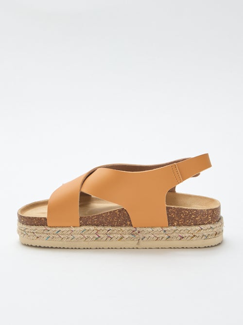 Sandalen met plateauzolen en gekruiste bandjes - Kiabi