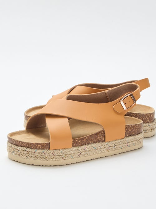 Sandalen met plateauzolen en gekruiste bandjes - Kiabi