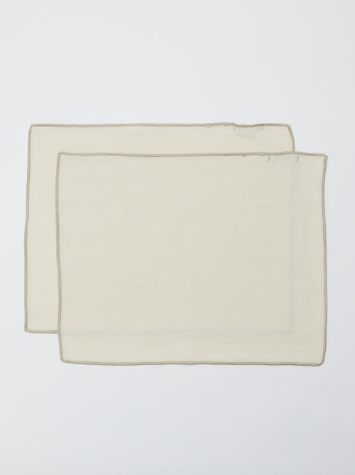 Set van 2 effen 2-in-1 placemats/servetten 32 x 40 cm - Kiabi Home - Kiabi Set van 2 effen 2-in-1 placemats/servetten 32 x 40 cm - Kiabi Home - Kiabi