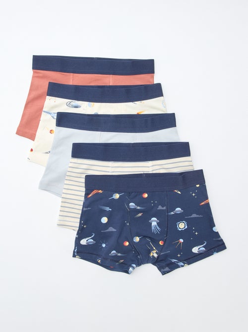 Setje met 5 effen en bedrukte boxershorts - Kiabi