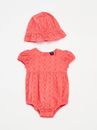 Setje met speelpakje + vissershoedje in broderie anglaise - 2-delig
