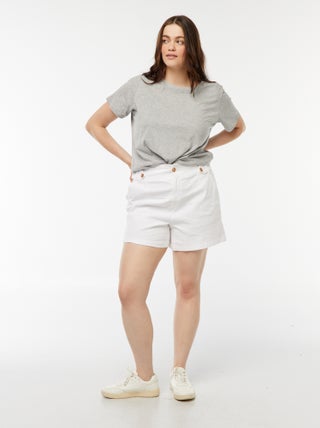 Short met goudkleurige knopen