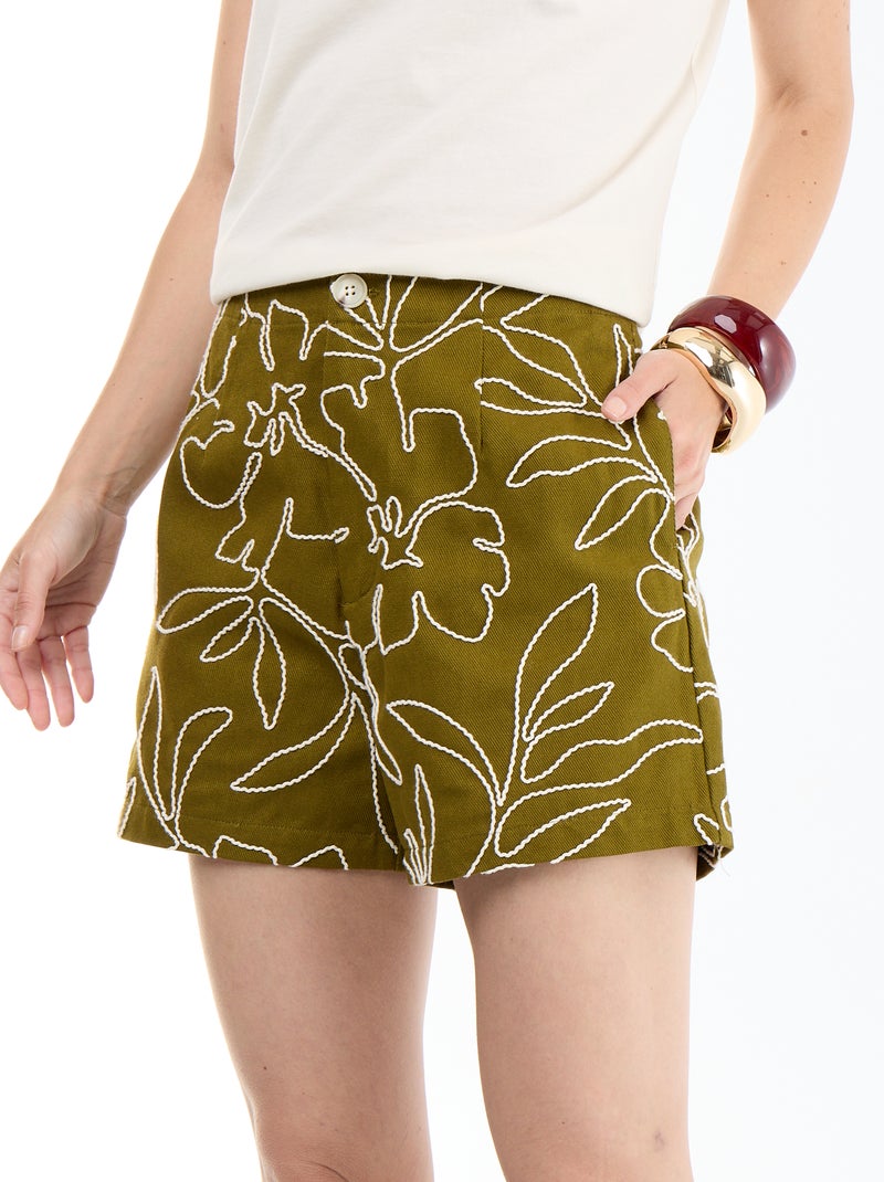 Short met standaardtaille en geborduurde motieven Groen - Kiabi