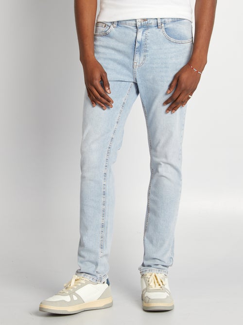 Slim-fit spijkerbroek met vijf zakken - Kiabi Slim-fit spijkerbroek met vijf zakken - Kiabi