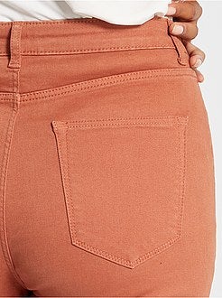 Slimfit broek met meerdere zakken - Kiabi