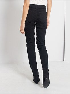 Slimfit broek met meerdere zakken - Kiabi