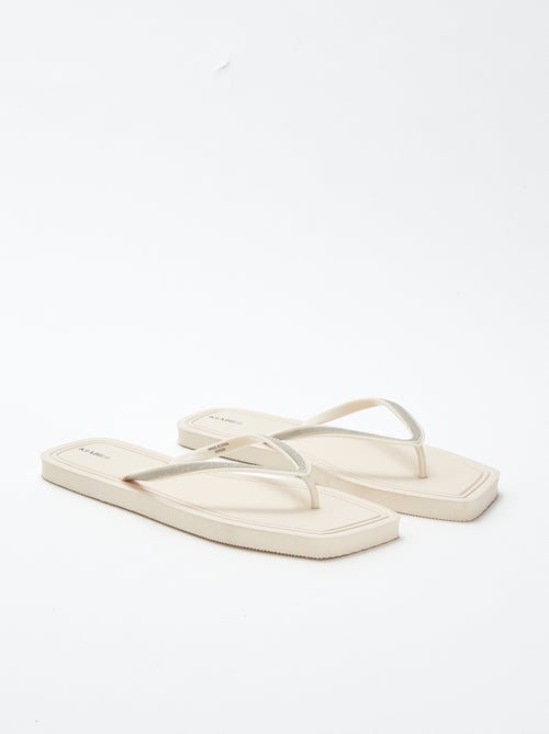 Slippers met vierkante neus en glanzende details - Kiabi