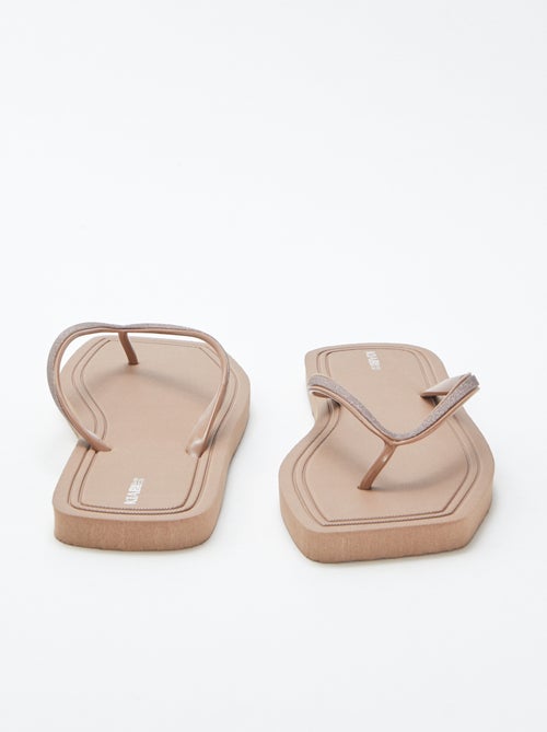 Slippers met vierkante neus en glanzende details - Kiabi