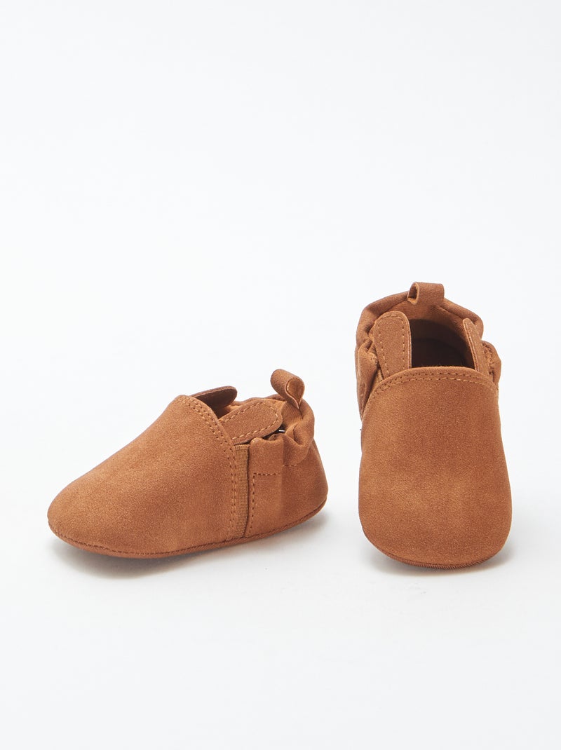 Sloffen van suèdine met oortjes in reliëf Bruin - Kiabi