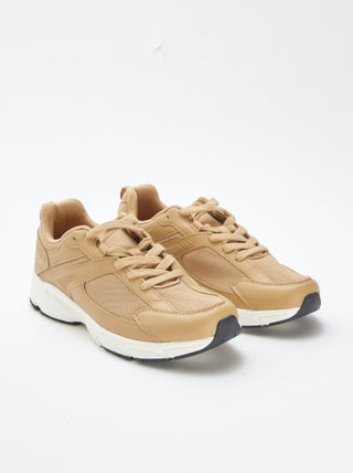 Sneakers in hardloopmodel van mesh