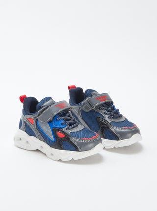 Sneakers met klittenband en veters met ledjes